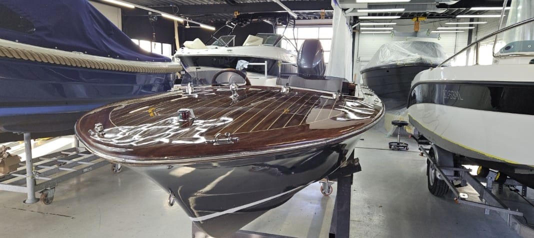 Antifouling aanbrengen polyester boot